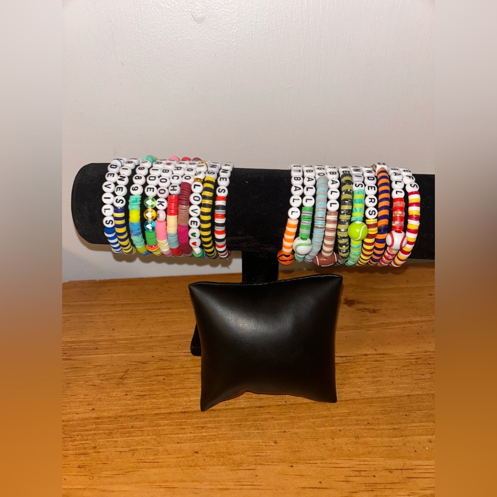 University of Michigan (Michigan Wolverines) Heishi Bracelet - Picture 6 of 11